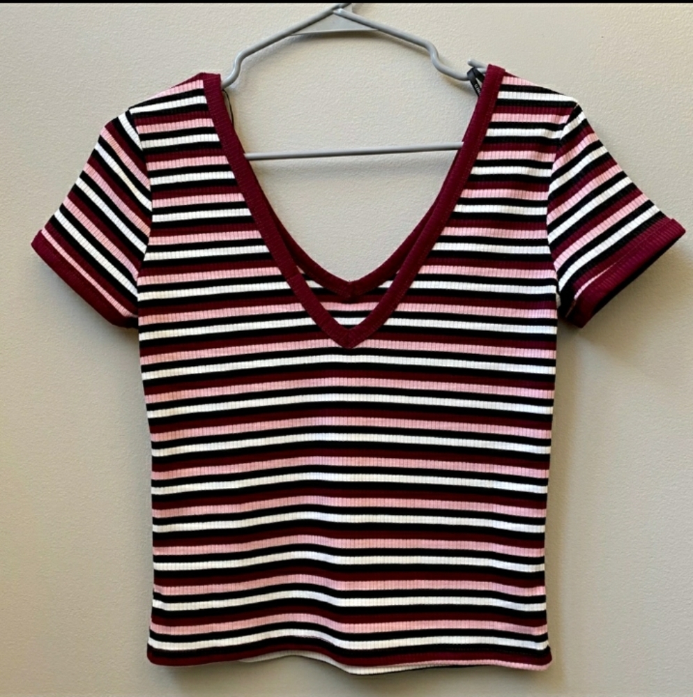 Striped V-Neck Ripped Crop Top Forever 21